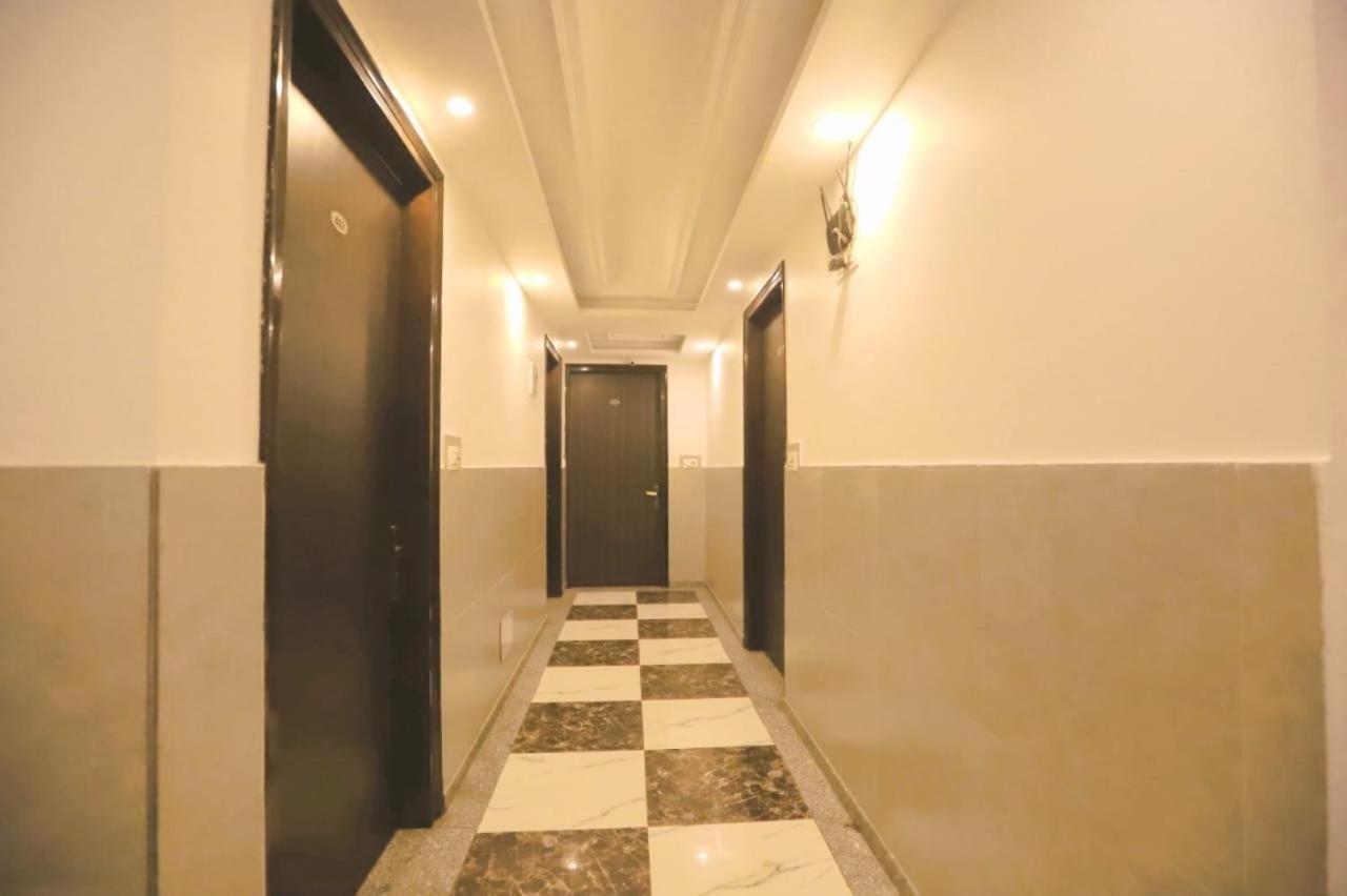 Hotel Almora Sky Near By Delhi International Airport With - Free Airport Pickup And Drop New Delhi Eksteriør bilde