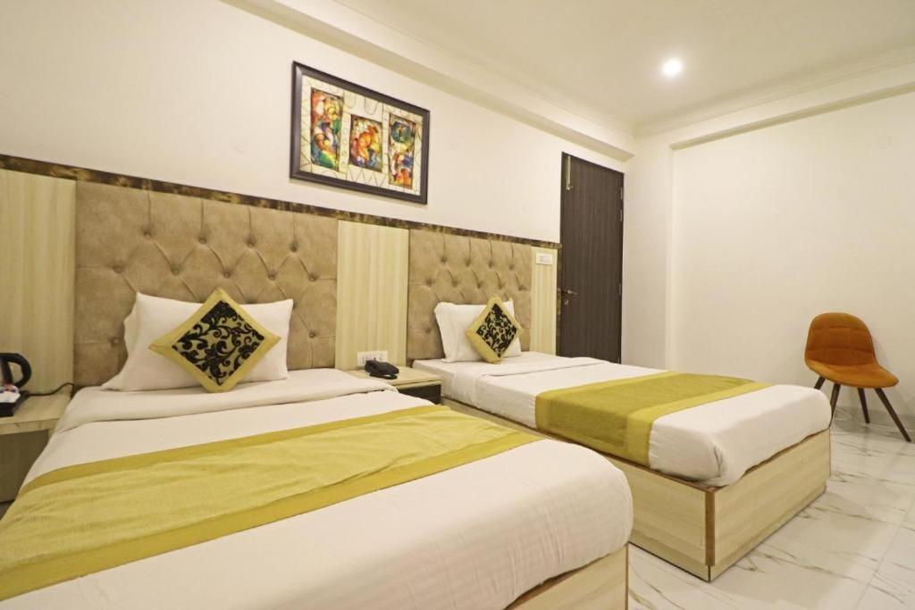 Hotel Almora Sky Near By Delhi International Airport With - Free Airport Pickup And Drop New Delhi Eksteriør bilde