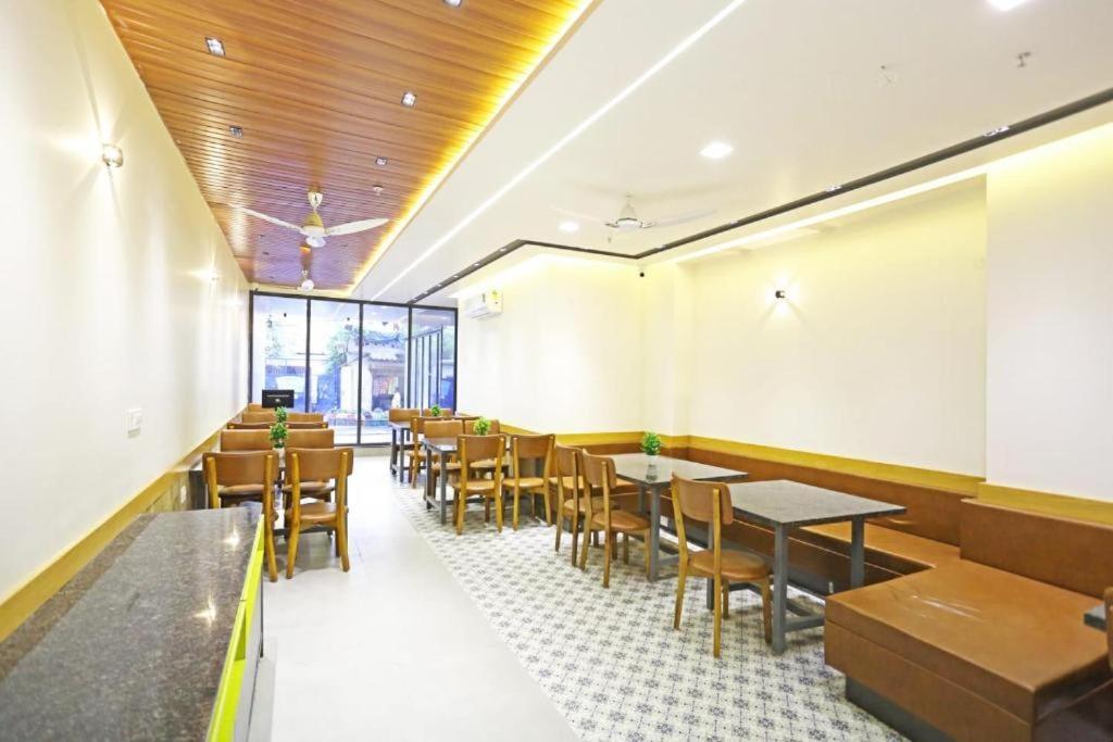 Hotel Almora Sky Near By Delhi International Airport With - Free Airport Pickup And Drop New Delhi Eksteriør bilde