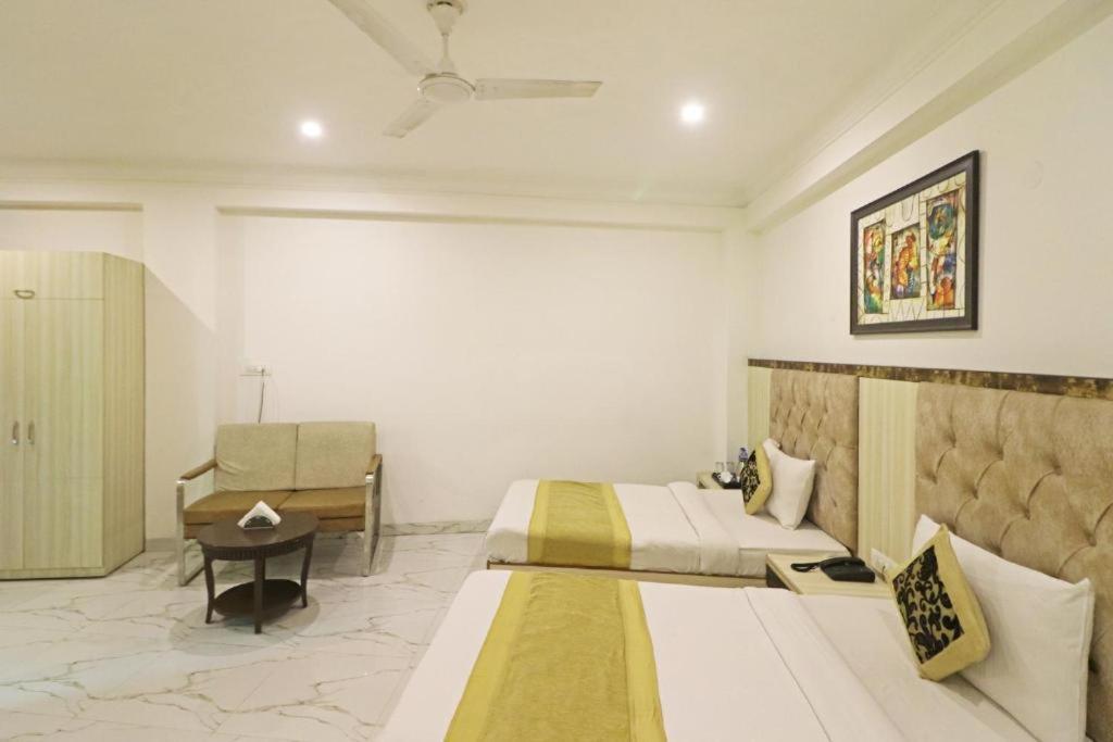 Hotel Almora Sky Near By Delhi International Airport With - Free Airport Pickup And Drop New Delhi Eksteriør bilde