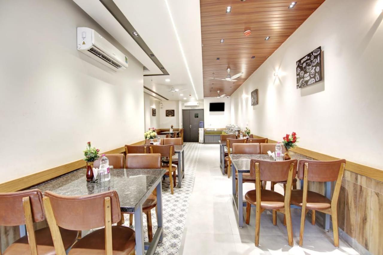 Hotel Almora Sky Near By Delhi International Airport With - Free Airport Pickup And Drop New Delhi Eksteriør bilde