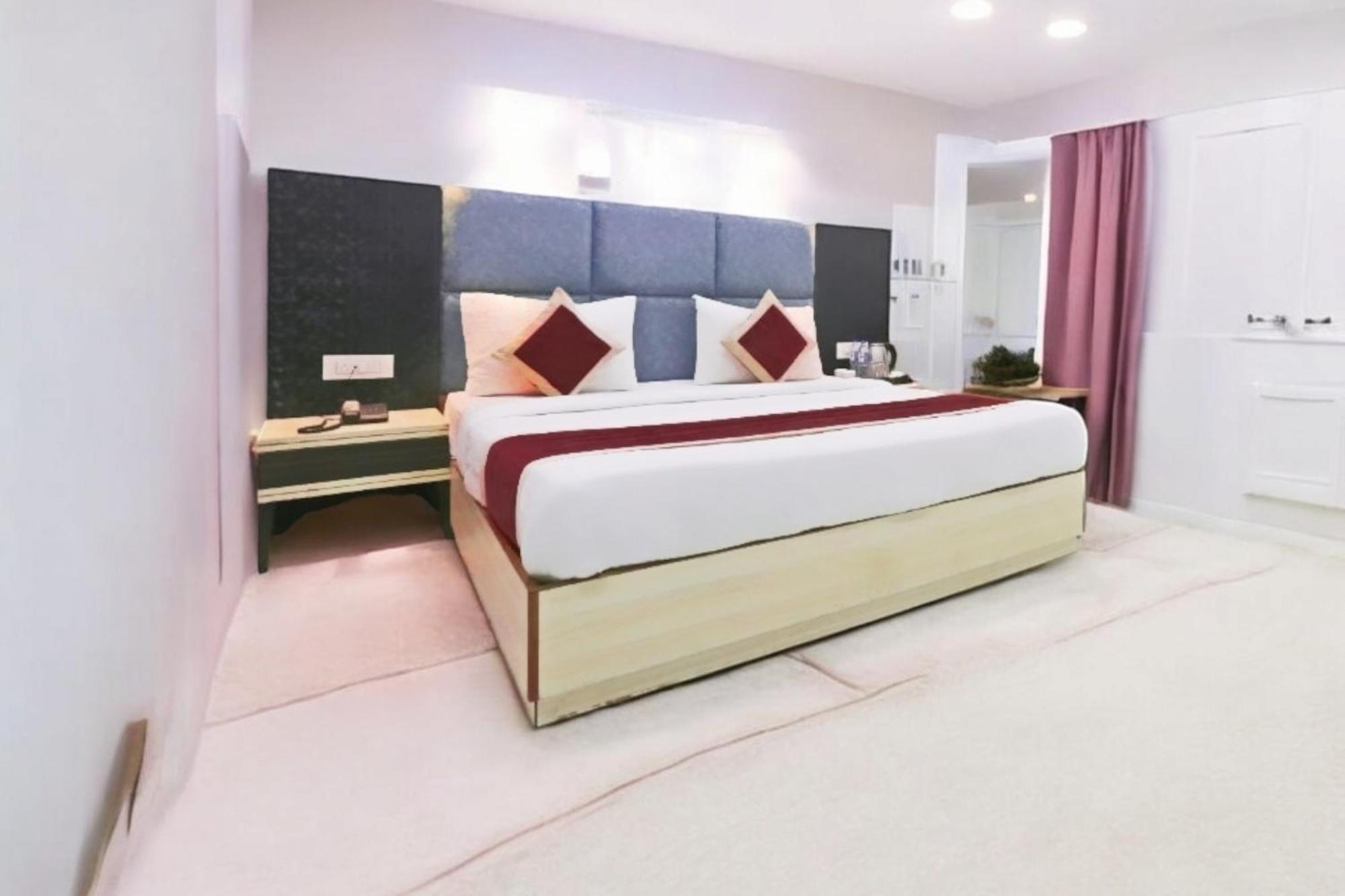 Hotel Almora Sky Near By Delhi International Airport With - Free Airport Pickup And Drop New Delhi Eksteriør bilde