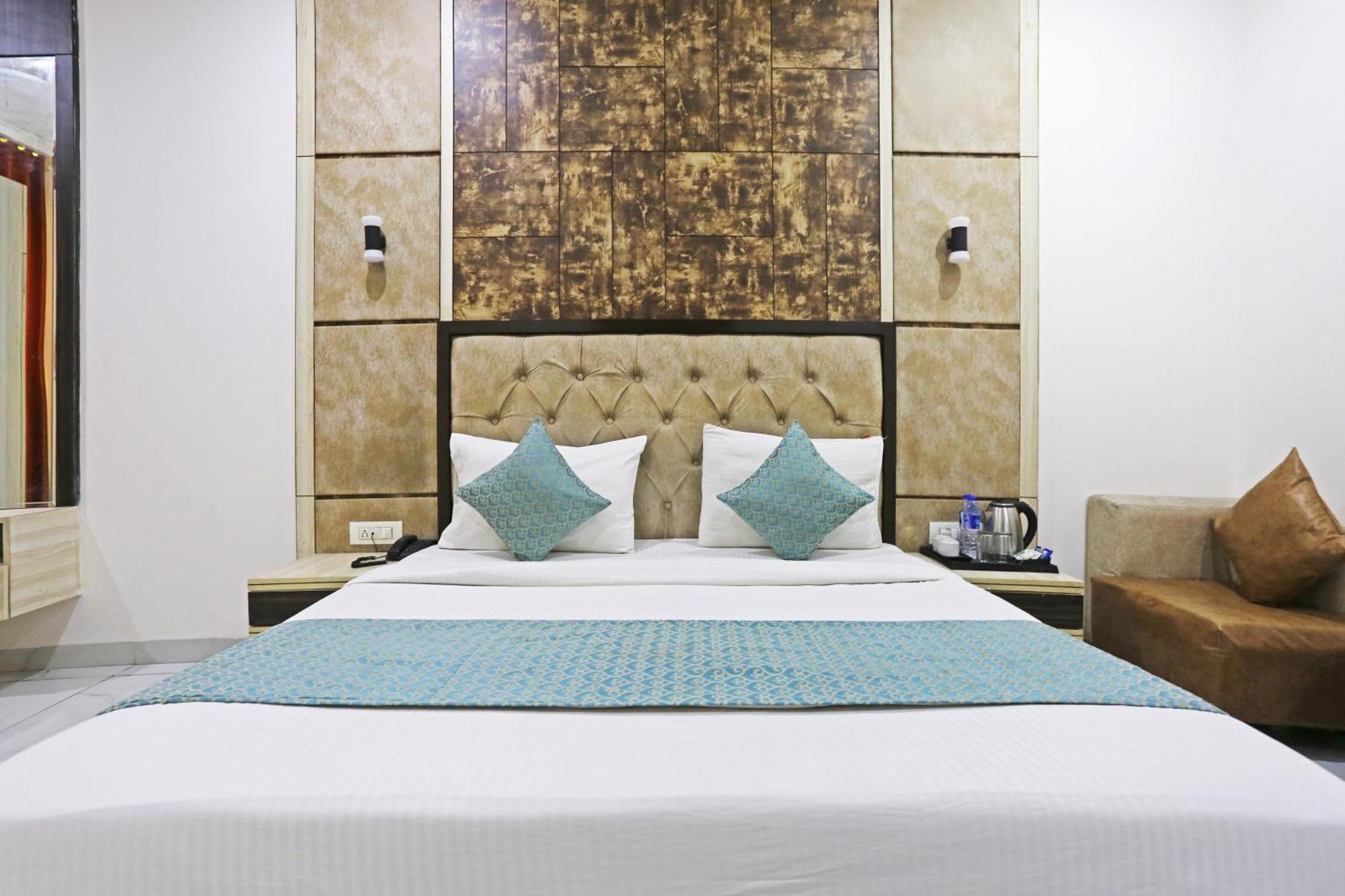 Hotel Almora Sky Near By Delhi International Airport With - Free Airport Pickup And Drop New Delhi Eksteriør bilde