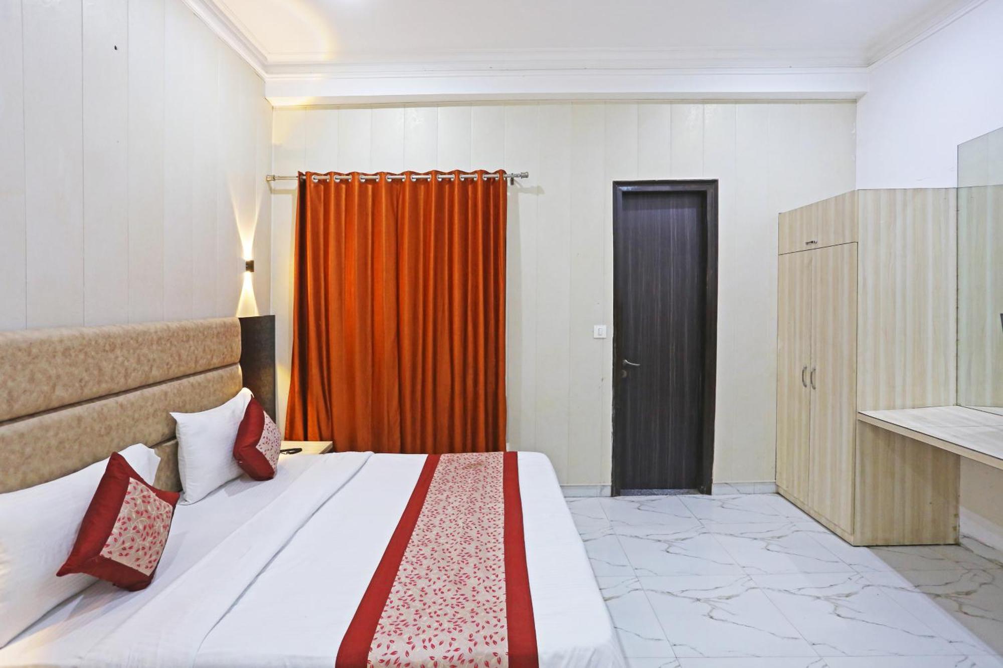 Hotel Almora Sky Near By Delhi International Airport With - Free Airport Pickup And Drop New Delhi Eksteriør bilde