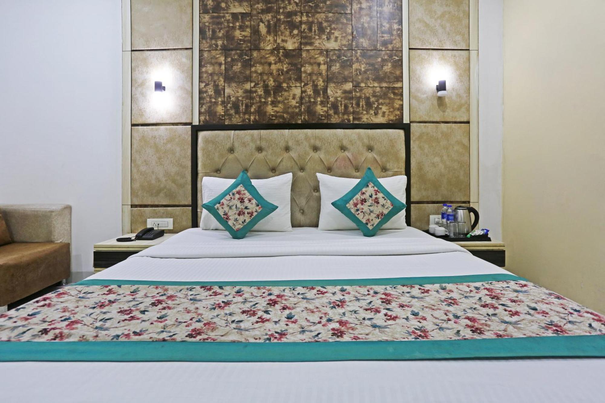 Hotel Almora Sky Near By Delhi International Airport With - Free Airport Pickup And Drop New Delhi Eksteriør bilde