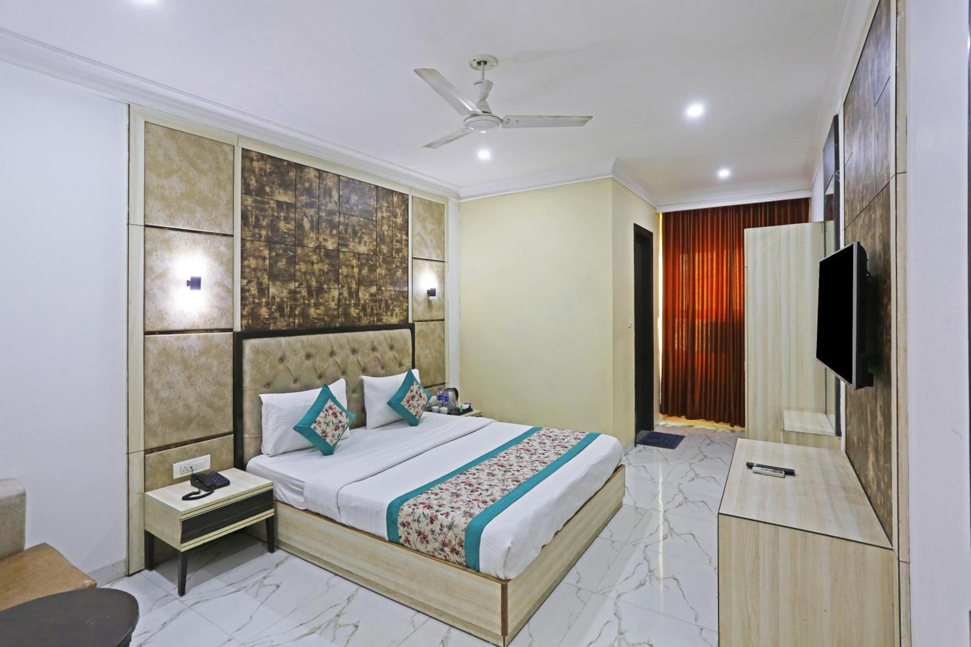 Hotel Almora Sky Near By Delhi International Airport With - Free Airport Pickup And Drop New Delhi Eksteriør bilde