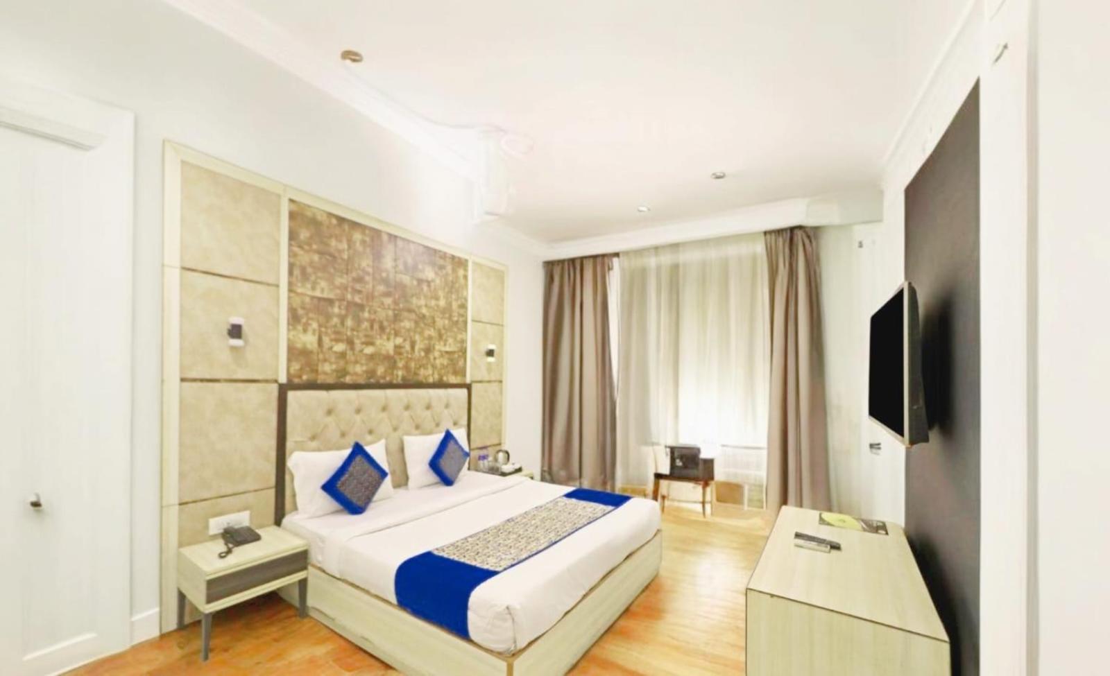 Hotel Almora Sky Near By Delhi International Airport With - Free Airport Pickup And Drop New Delhi Eksteriør bilde