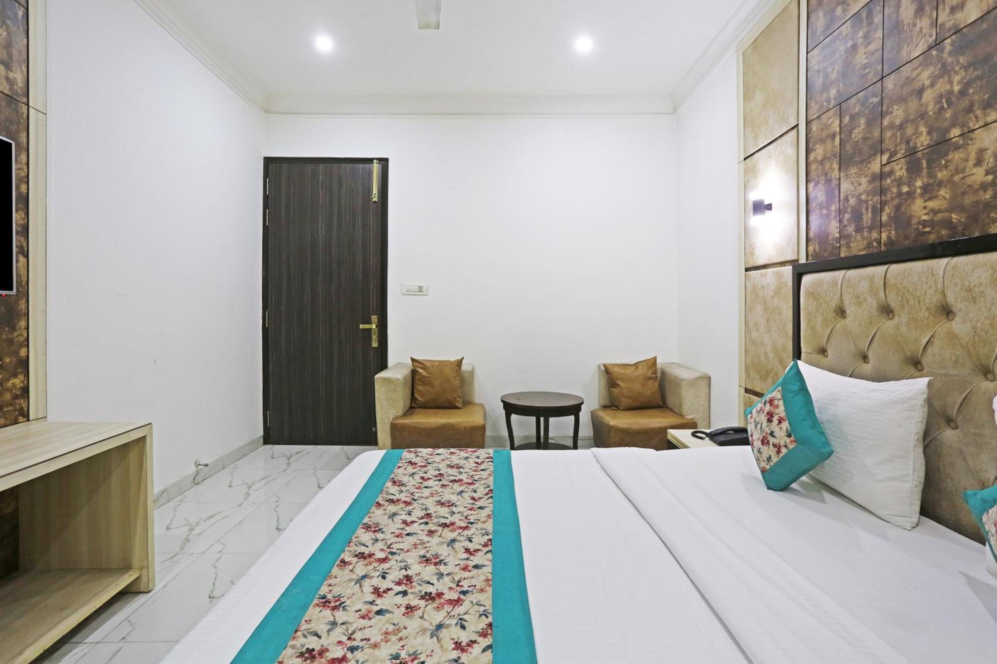 Hotel Almora Sky Near By Delhi International Airport With - Free Airport Pickup And Drop New Delhi Eksteriør bilde