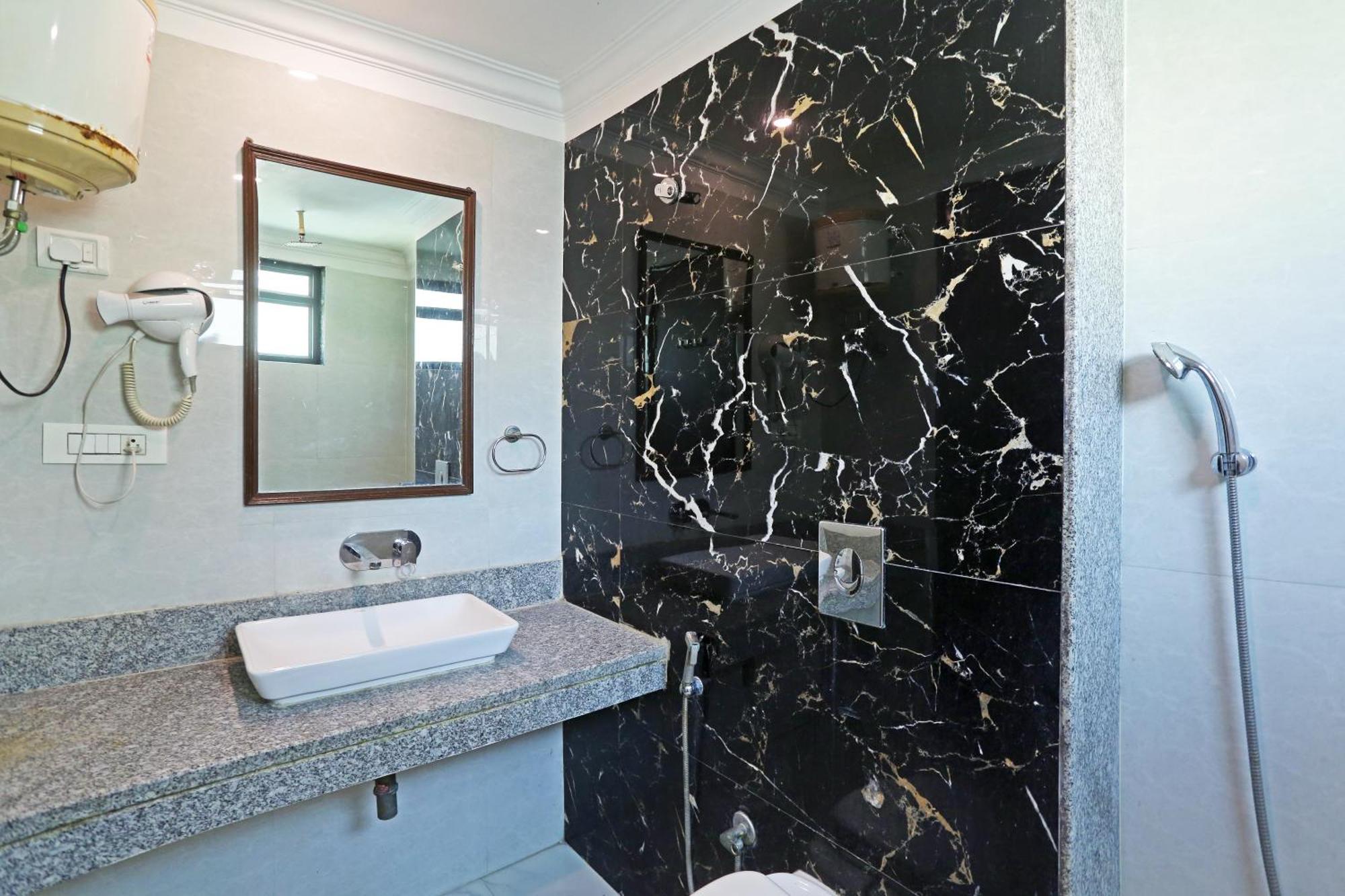 Hotel Almora Sky Near By Delhi International Airport With - Free Airport Pickup And Drop New Delhi Eksteriør bilde