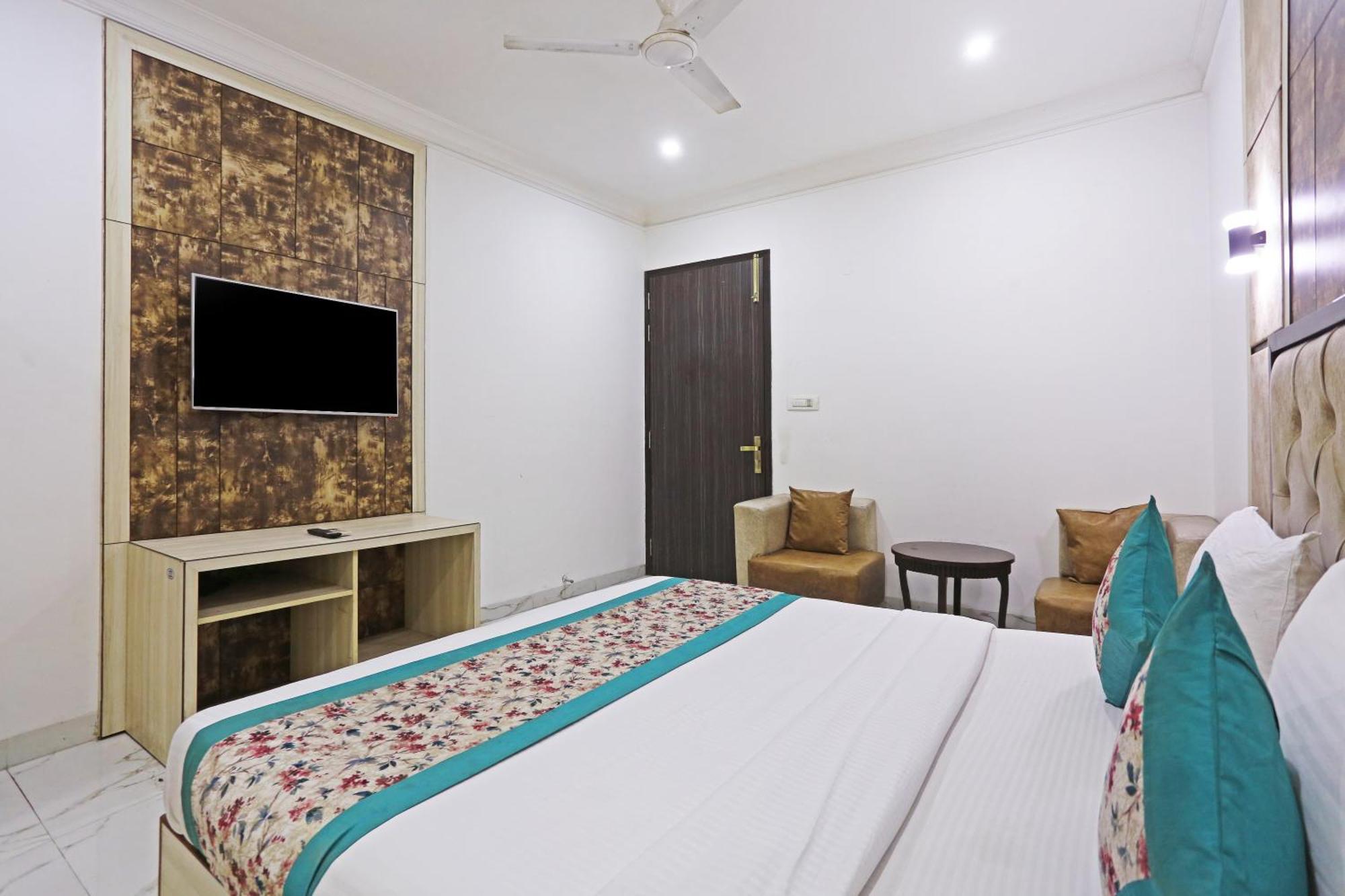 Hotel Almora Sky Near By Delhi International Airport With - Free Airport Pickup And Drop New Delhi Eksteriør bilde
