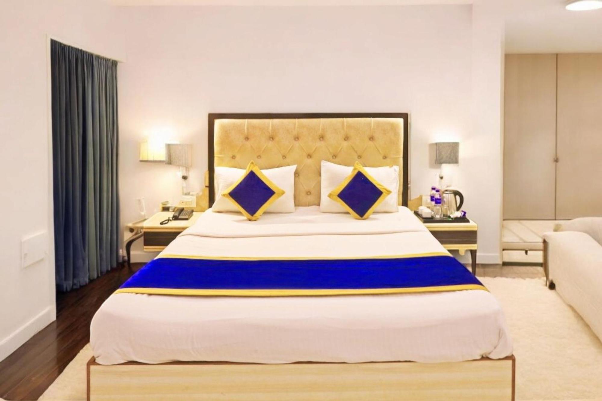 Hotel Almora Sky Near By Delhi International Airport With - Free Airport Pickup And Drop New Delhi Eksteriør bilde