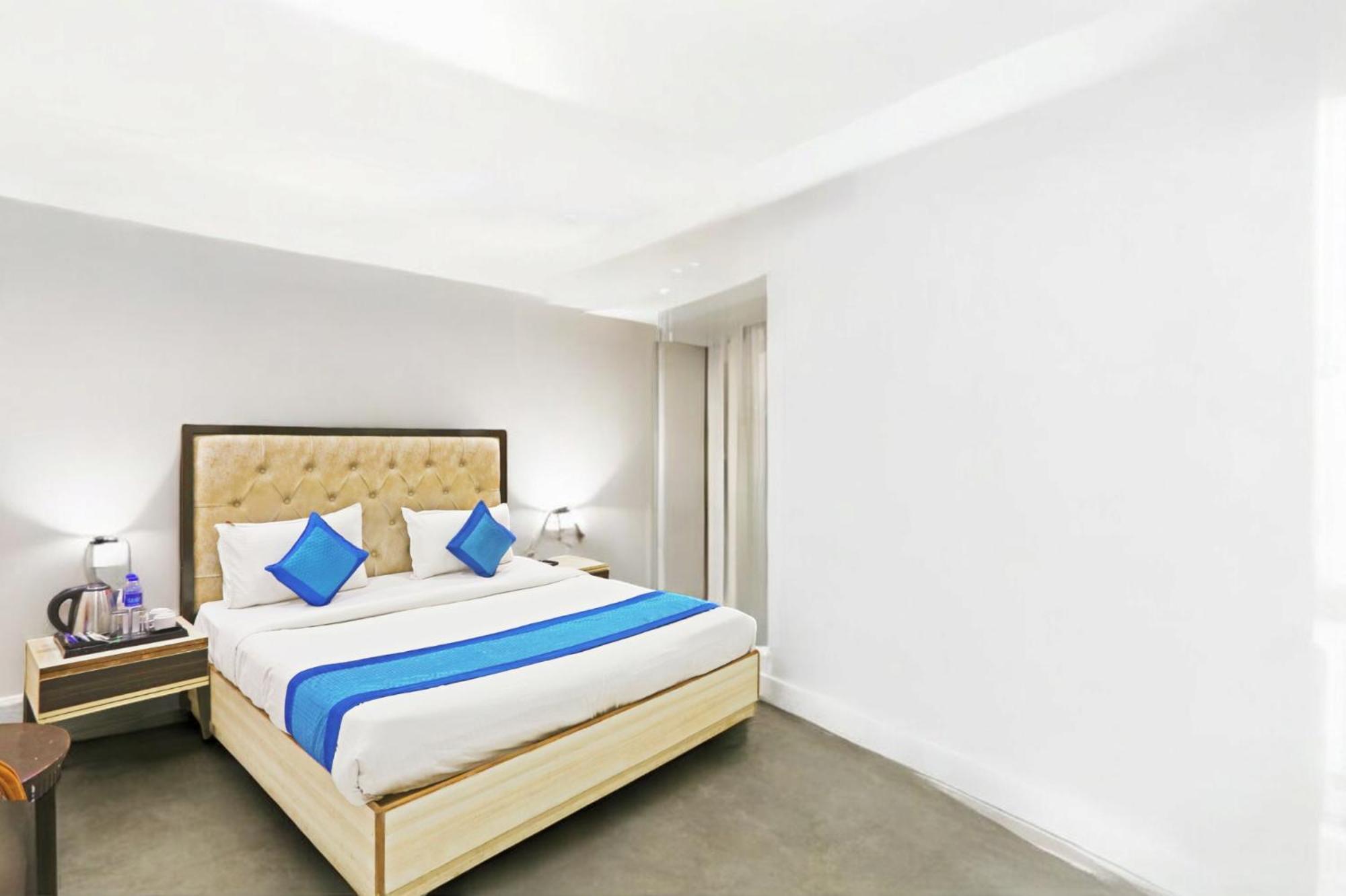 Hotel Almora Sky Near By Delhi International Airport With - Free Airport Pickup And Drop New Delhi Eksteriør bilde